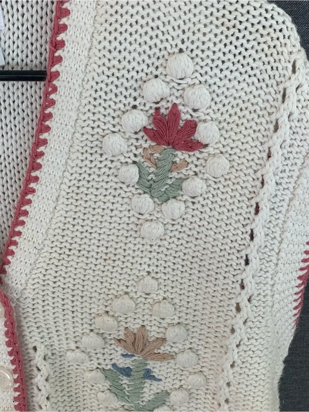 Vintage Leslie Fay Cream Knitted Floral Vest with Pink Trim Sweater Size Small - Picture 3 of 8